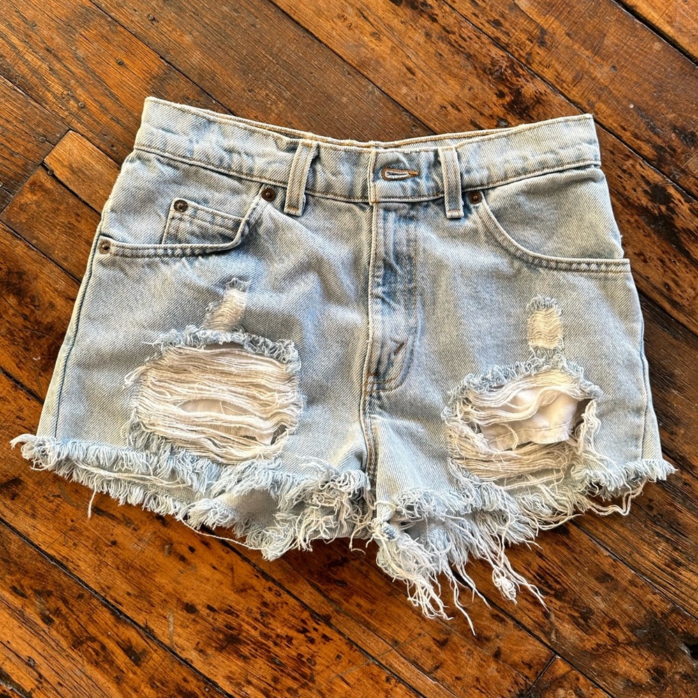 Vintage Levi’s High Waisted Cutoff Denim Shorts Distressed Size XS/S